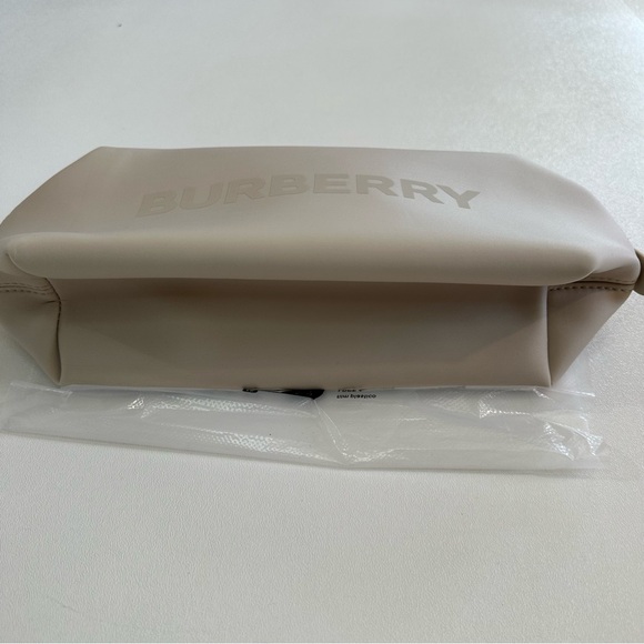 Burberry Logo Clutch Toiletry Bag Cosmetic Travel Bag Beige Polyester NWT - Picture 7 of 12